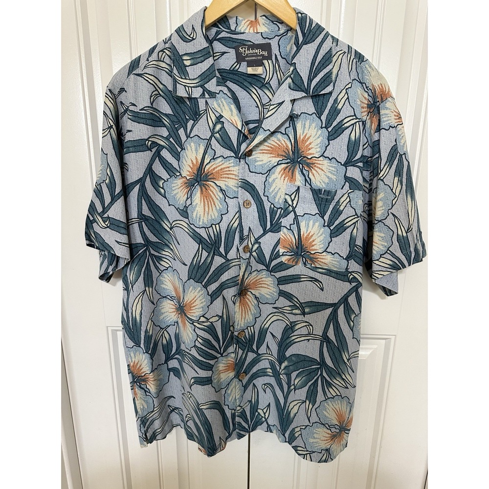 St John's Bay Men's Shirt L - Silk Floral Hawaiian Tropical Aloha Beach Cruise
